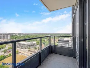 City View 1BR Condo - King Bed & Private Balcony - Image 2