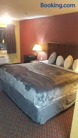 OSU 2 Queen Beds Hotel Room WiFi 229 - Image 2