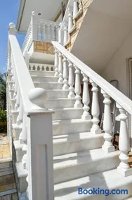 Eli's home - Image 2