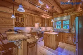 Private Hot Tub, Sauna & Games Year-Round - Image 4