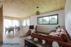 Cozy House Close to Les Salines Royales with Parking and WiFi - Image 3