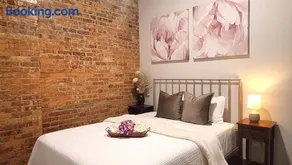 Boutique 2BR Loft, Soaking Tub & Fireplace by Cross-Key Vacation Rentals - Image 2
