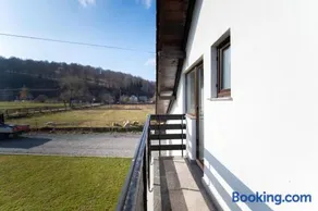 Hillside Chalet - Image 2