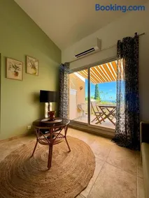 Apartment with sea view and pool at Pramousquier - Image 2