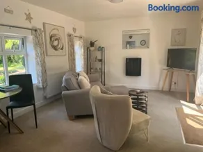 North Cottage Marlfields Hall, Stunning Location - Image 5