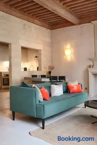 Appartement de Caractère avec Cachet Unique à Uzès - Image 3