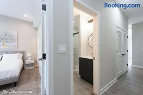 LUX 3BR Apartment in DC with Rooftop - Image 2