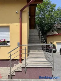 Rooms & Apartment Perak - Image 2