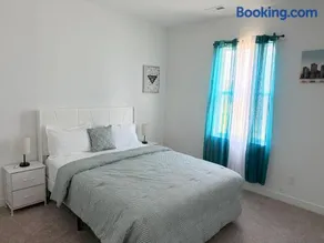 The Emerald Stay - Image 2