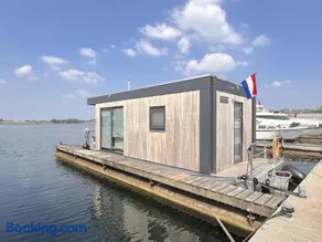Jopies Houseboat - Image 1