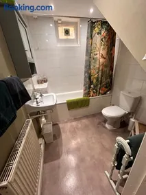 Large flat with garden view near Bath centre - Image 5