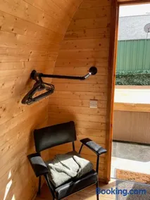 Arch Pod & Hot Tub - Image 2