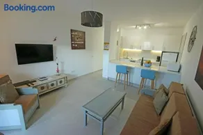 MARINEDA by RENTMEDANO newly renovated, ocean view, wifi, parking, pool - Image 2