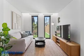 Private Garden Oasis, A Charming Flat in Bonfim - Image 1