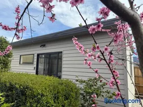 Mont-Eggo Boutique Garden Studio - Image 2