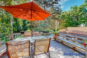 Private Pocasset Getaway - Image 4