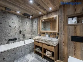 Chalet 5 chambres avec sauna et hammam, centre de Saint Martin - Image 1