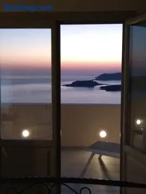 Santa Rinoula Suites Ocean Caldera Sunset Views - Image 3