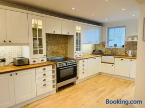 Entire Home between London and Kent- Mulberry House - Image 2