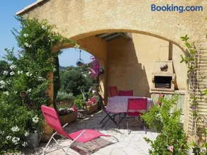 Holiday cottage with private terrace, Bellegarde - Image 1