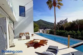 Villa con grande Jacuzzi esteriore - vicino alla spiaggia di Cala Llonga - Image 2