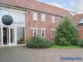 Hobland Barn - Image 1