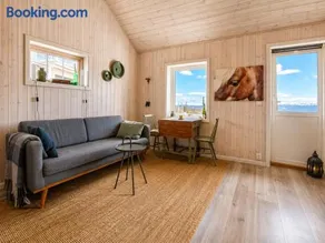 Charming cabin with a view - Image 1