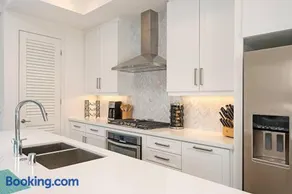 Upscale Modern Townhouse at Balboa Park - Image 3