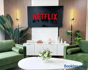 Chic cozy retreat NYC MetLife min away - Image 1