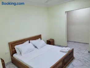 B's Classic and Cozy Apartments - Image 5