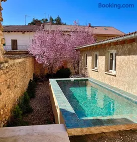 DeMaJia. Casa entera: en Castillejo de Robledo - Image 1