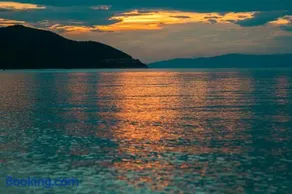 By the sea luxury suites - Image 5