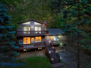 Lake Hideaway - Pool Access, Hot Tub, Game Room, Firepit - Image 1