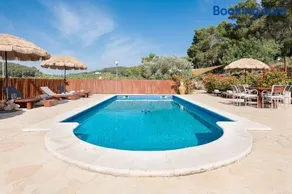 Casa Can Lluc con piscina, jardín y vista al campo - Image 4