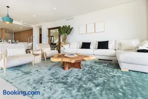 Casa Sol Luxury Rooftop Penthouse Gym Spa Pools - Image 5