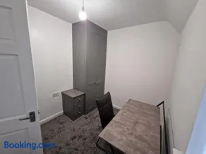 Cozy Stay - 2 Bed Flat -Includes Free Parking - Image 5