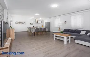 Beautiful Home In Kras - Image 3