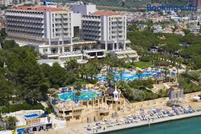 Fantasia Deluxe Hotel - Image 2