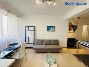 Grand studio de 30 m2 Promenade des Anglais - vue sur ville - Image 2