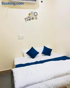 OM ROYAL STAY - Image 1