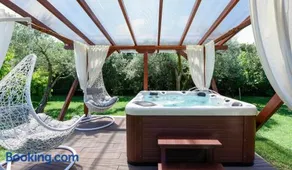 Lakkia - Wooden Residence - Image 3