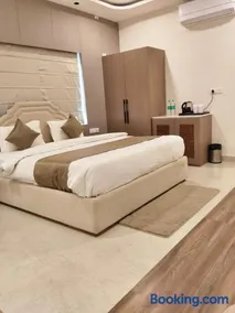 Celebration suites hotel - Image 3