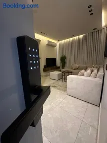 شقة من غرفة نوم وصالة فاخره حي الفلاح - Image 3