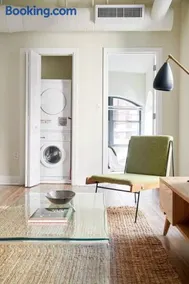 Cozy 2 Bed in Boston FIDI District - Image 4