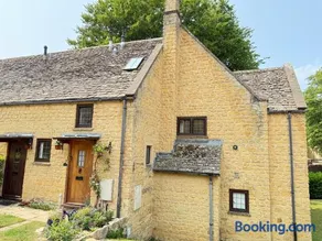 Beautiful 3-Bedroom Duplex in the Heart of Chipping Campden - Image 4