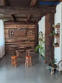 Casa Rústica de Madeira - Image 2