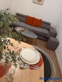 Besançon- Appart avec balcon et piscine pour Groupe pro et famille - Image 3