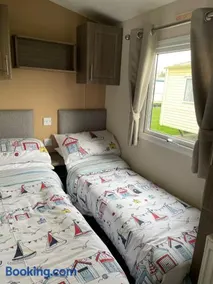 ParkDean Cherry tree holiday park Burgh castle - Image 5
