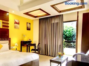 Lime Stays B&B GK-2 at Greater Kailash Metro South Delhi nearby Saket Select City - Image 4