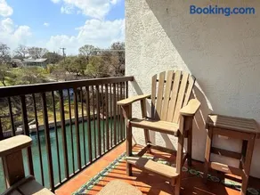 Riverfront condo downtown newbraunfels - Image 1
